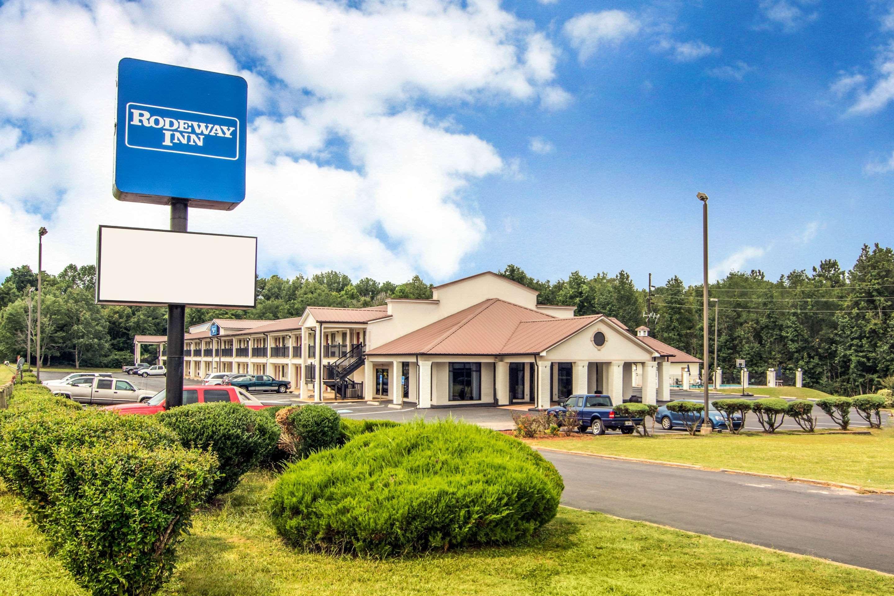 Rodeway Inn LaGrange Exterior photo